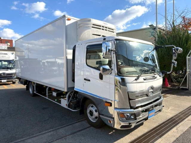 日野 レンジャー 中型 冷凍冷蔵バン 2KG-FD2ABG(97115) 2枚目