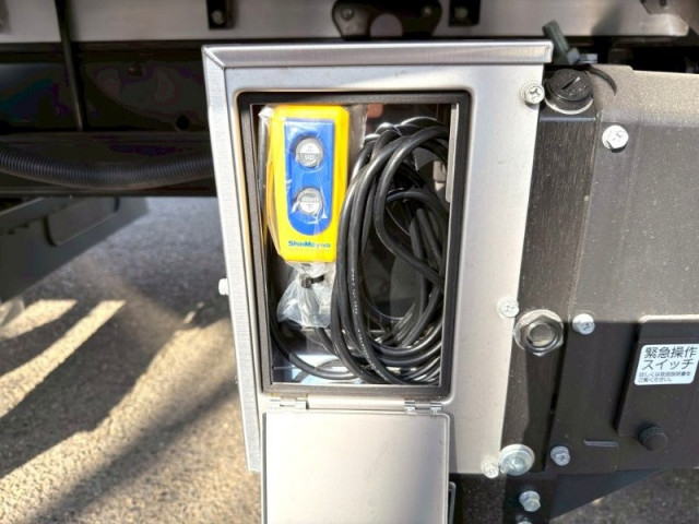 日野 レンジャー 中型 冷凍冷蔵バン 2KG-FD2ABG(97115) 11枚目