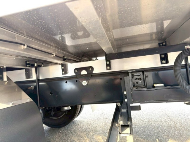 日野 レンジャー 中型 冷凍冷蔵バン 2KG-FD2ABG(97115) 15枚目