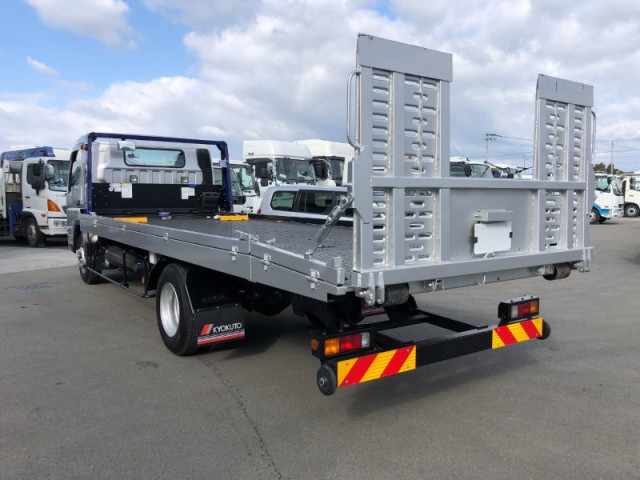 三菱ふそう キャンター 小型 車載専用車 2PG-FEB80(97116) 3枚目