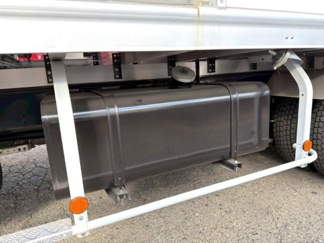 日野 レンジャー 中型 冷凍冷蔵バン 2KG-FD2ABG(97115) 19枚目