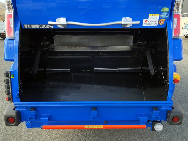 三菱ふそう キャンター 小型 塵芥車（プレス式） 2RG-FEAV0(97119) 12枚目