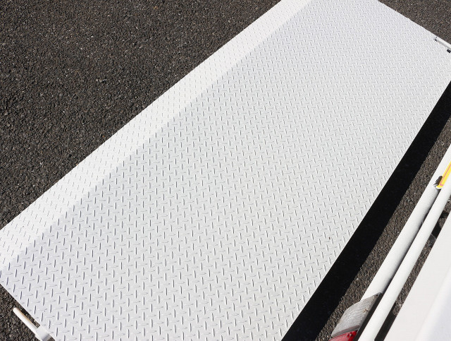 いすゞ エルフ 小型 平ボディ 2RG-NNS88AN(97127) 16枚目