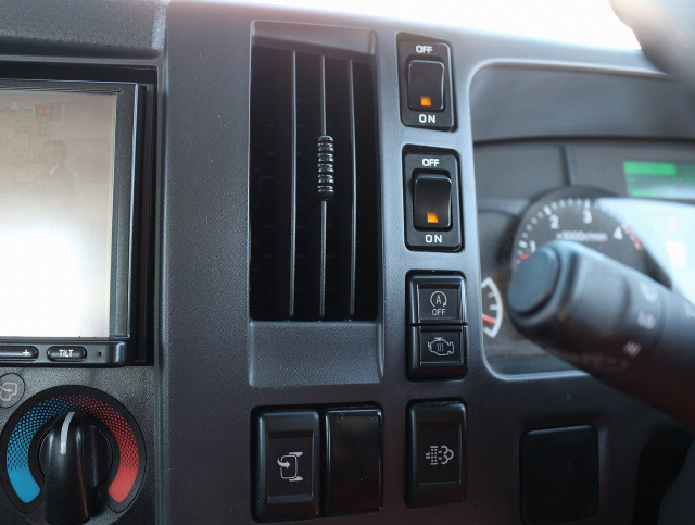 いすゞ エルフ 小型 平ボディ 2RG-NNS88AN(97127) 41枚目