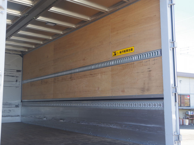 いすゞ フォワード 中型 アルミウィング 2RG-FRR90T2(97128) 17枚目