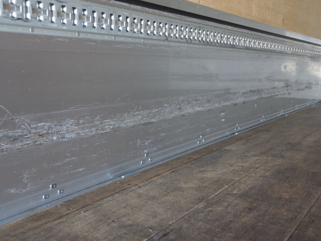 いすゞ フォワード 中型 アルミウィング 2RG-FRR90T2(97128) 24枚目