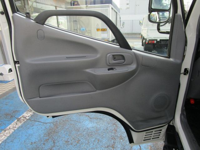日野 デュトロ 小型 平ボディ 2RG-XZU605M(97136) 29枚目