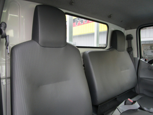 日野 デュトロ 小型 平ボディ 2RG-XZU605M(97136) 35枚目