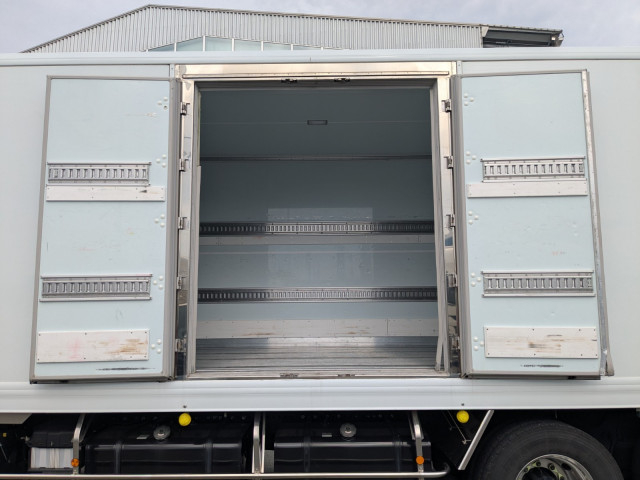 日野 プロフィア 大型 冷凍冷蔵バン 2DG-FR1AHC(97166) 16枚目