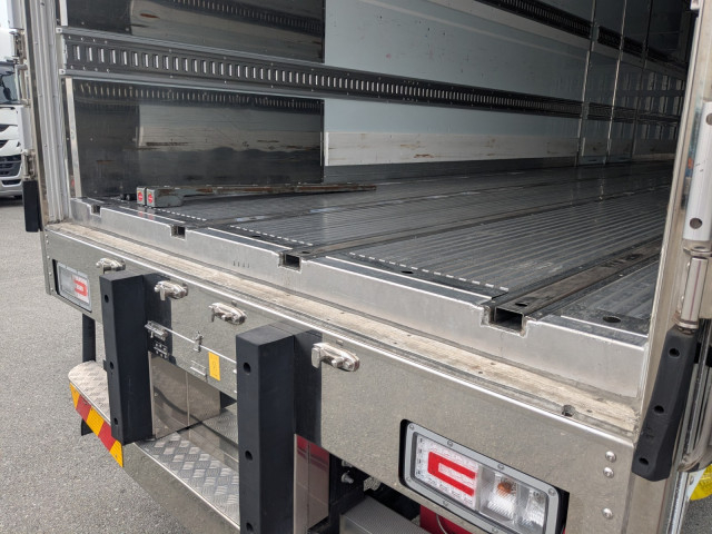 日野 プロフィア 大型 冷凍冷蔵バン 2DG-FR1AHC(97166) 21枚目