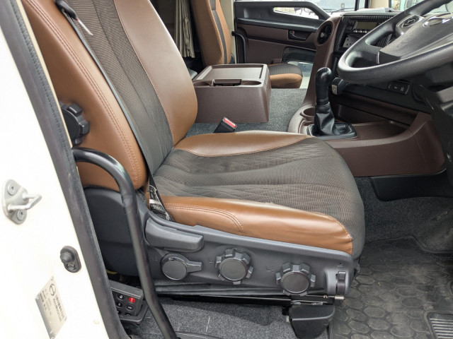 日野 プロフィア 大型 冷凍冷蔵バン 2DG-FR1AHC(97166) 39枚目