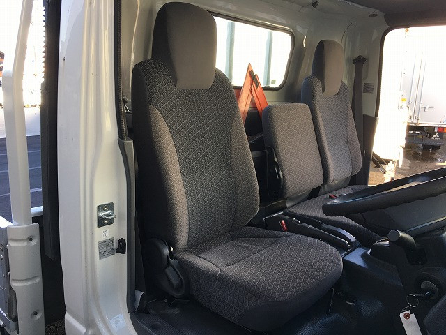 いすゞ エルフ 小型 平ボディ 2RG-NPR88AR(97170) 25枚目