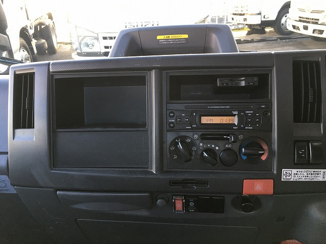 いすゞ エルフ 小型 平ボディ 2RG-NPR88AR(97170) 33枚目