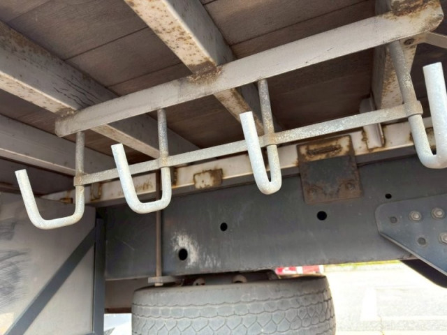 UDトラックス（日産） クオン 大型 平ボディ 2PG-CG5CA(97173) 12枚目