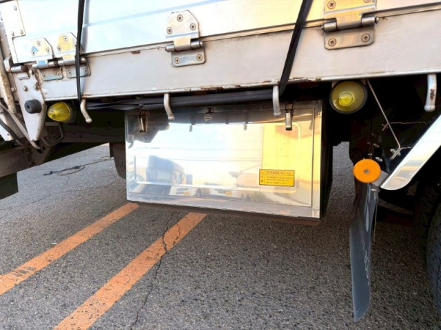 UDトラックス（日産） クオン 大型 平ボディ 2PG-CG5CA(97173) 14枚目
