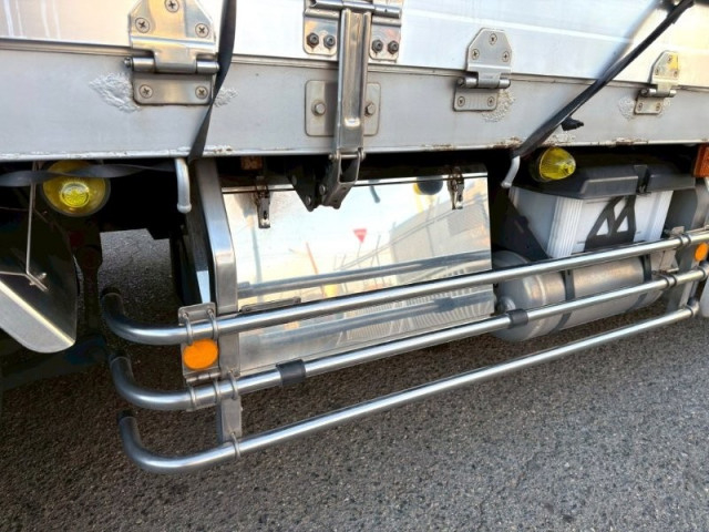 UDトラックス（日産） クオン 大型 平ボディ 2PG-CG5CA(97173) 18枚目