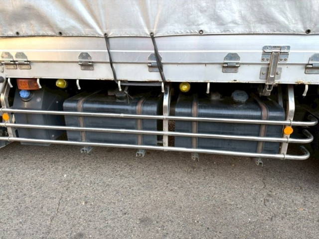 UDトラックス（日産） クオン 大型 平ボディ 2PG-CG5CA(97173) 20枚目