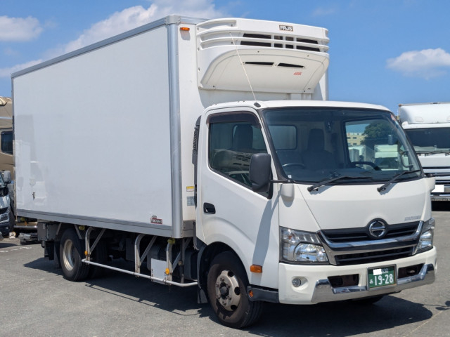 Hino dutro Small Freezer box_body TKG-XZU720M(110822) 2枚目