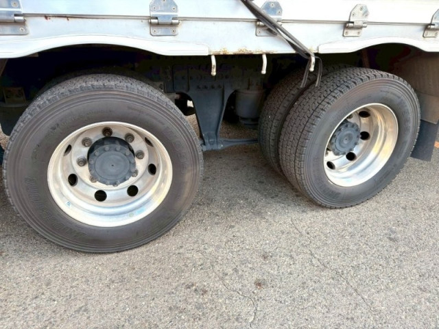 UDトラックス（日産） クオン 大型 平ボディ 2PG-CG5CA(97173) 27枚目