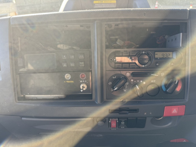 いすゞ エルフ 小型 冷蔵冷凍バン 2RG-NPR88AN(97176) 26枚目