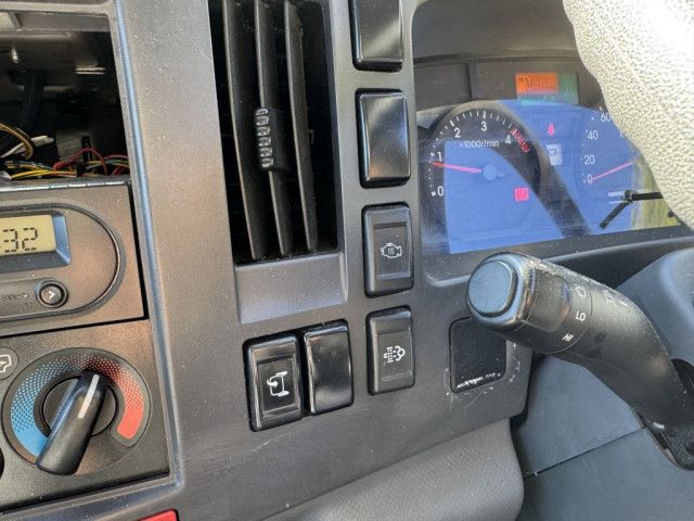 いすゞ エルフ 小型 冷蔵冷凍バン 2RG-NPR88AN(97176) 28枚目