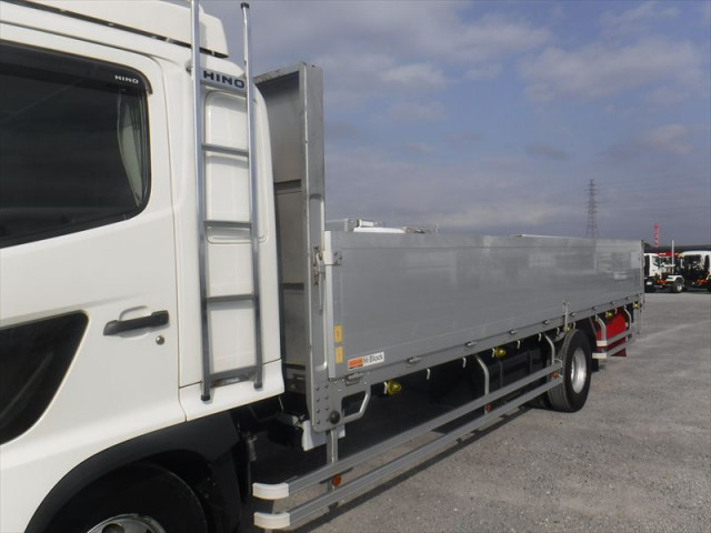 日野 レンジャー 中型 平ボディ 2KG-FD2ABA(97180) 2枚目