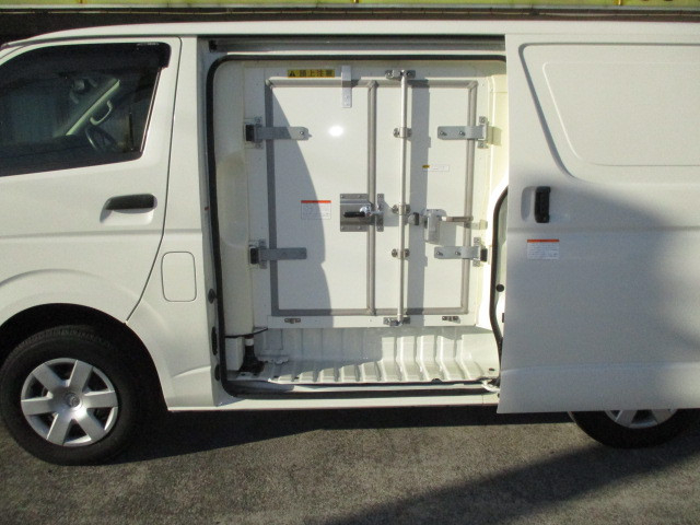 トヨタ ハイエース 小型 冷凍冷蔵バン QDF-GDH206V(97189) 4枚目