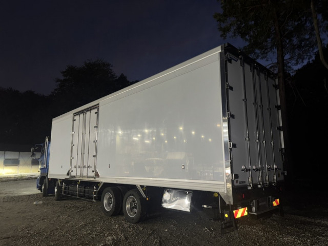 日野 プロフィア 大型 冷凍冷蔵バン 2DG-FW1AHG(97196) 4枚目