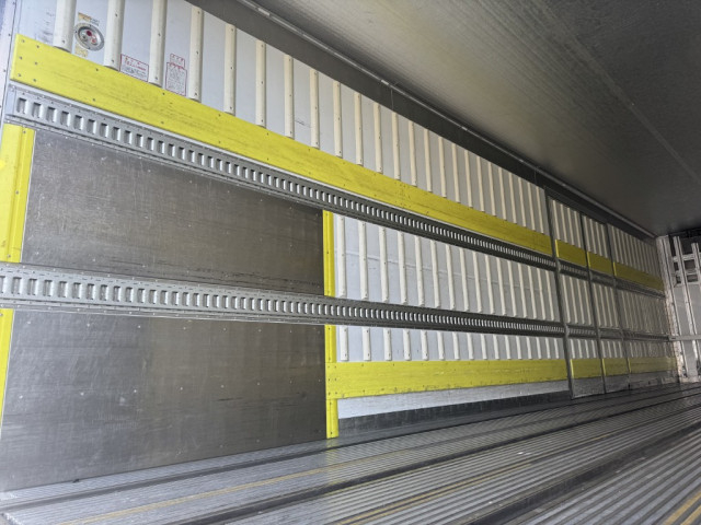 日野 プロフィア 大型 冷凍冷蔵バン 2DG-FW1AHG(97196) 11枚目