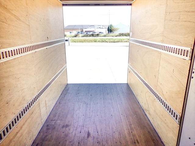 いすゞ エルフ 小型 アルミバン 2RG-NLR88AN(97314) 10枚目