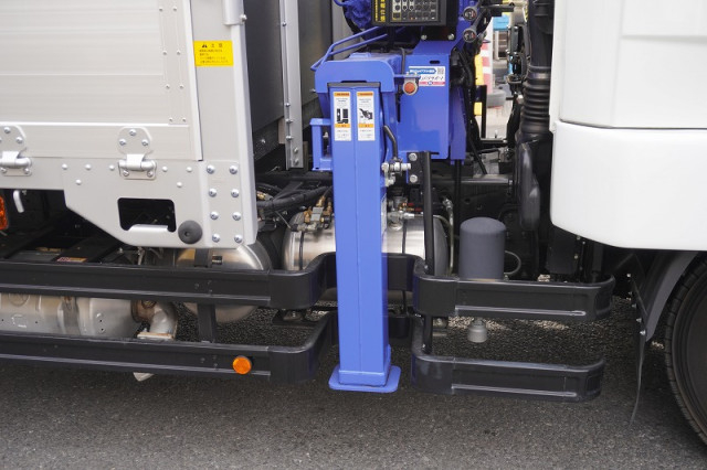 三菱ふそう ファイター 増トン 平ボディ（クレーン付） 2KG-FK62FZ(97352) 23枚目