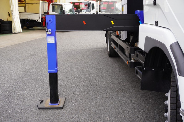 三菱ふそう ファイター 増トン 平ボディ（クレーン付） 2KG-FK62FZ(97352) 25枚目