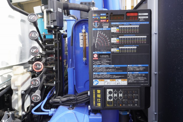 三菱ふそう ファイター 増トン 平ボディ（クレーン付） 2KG-FK62FZ(97352) 30枚目