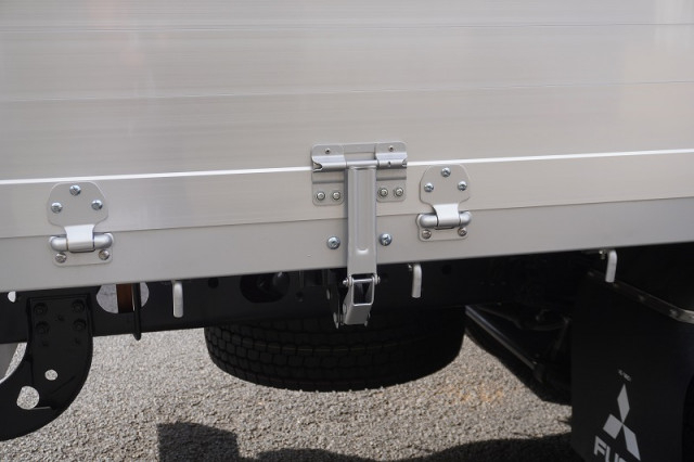 三菱ふそう ファイター 増トン 平ボディ（クレーン付） 2KG-FK62FZ(97352) 32枚目