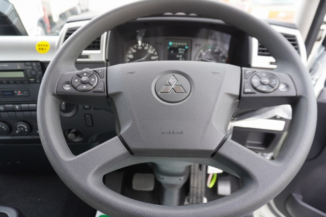 三菱ふそう ファイター 増トン 平ボディ（クレーン付） 2KG-FK62FZ(97352) 33枚目