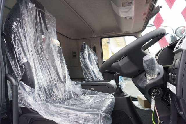 三菱ふそう ファイター 増トン 平ボディ（クレーン付） 2KG-FK62FZ(97352) 39枚目