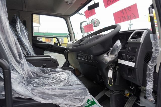 三菱ふそう ファイター 増トン 平ボディ（クレーン付） 2KG-FK62FZ(97352) 40枚目