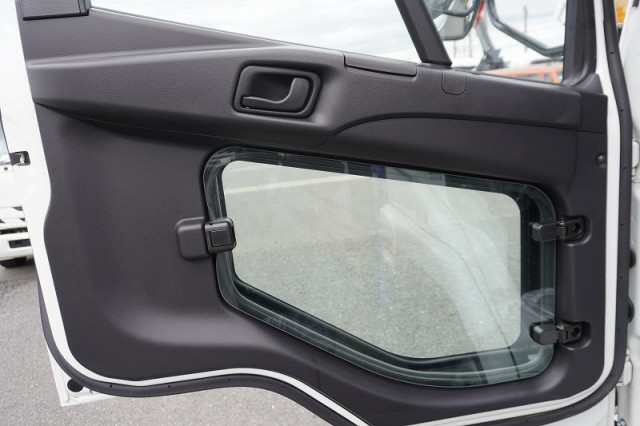 三菱ふそう ファイター 増トン 平ボディ（クレーン付） 2KG-FK62FZ(97352) 43枚目