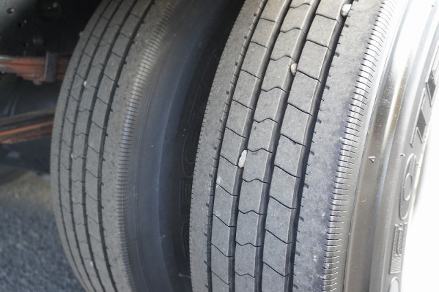 三菱ふそう ファイター 中型 バン TKG-FK61F(97355) 11枚目