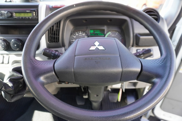 三菱ふそう キャンター 小型 バン 2RG-FBA20(97357) 27枚目