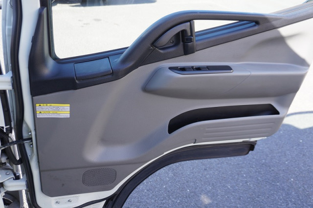 三菱ふそう キャンター 小型 バン 2RG-FBA20(97357) 33枚目