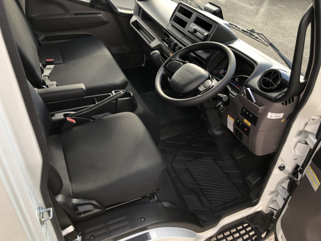 三菱ふそう キャンター 小型 キャリアカー 2PG-FEB80(97384) 4枚目