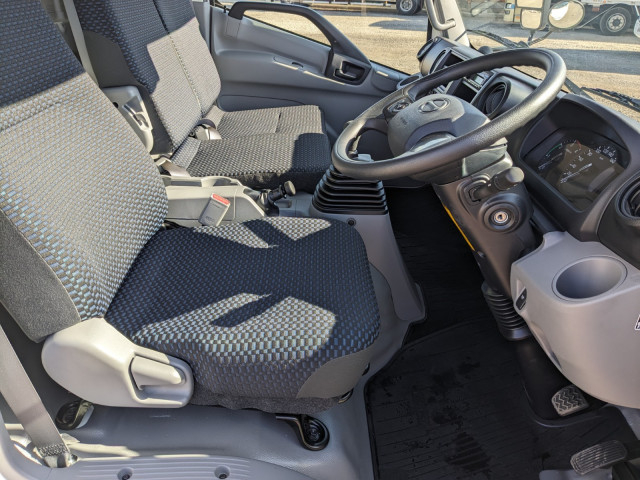 日野 デュトロ 小型 バン 2KG-XZU710M(97402) 33枚目