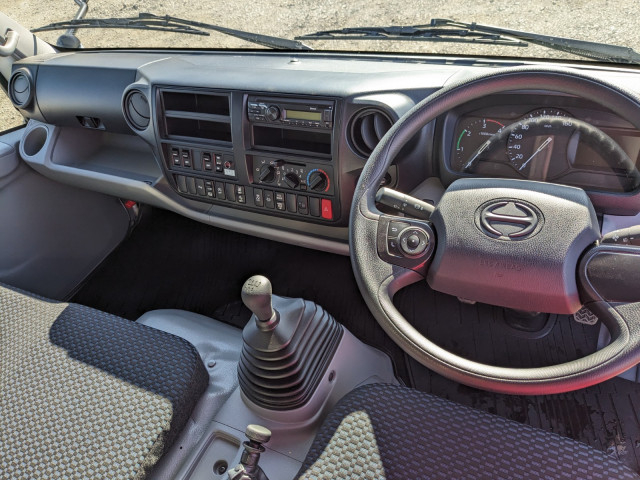 日野 デュトロ 小型 バン 2KG-XZU710M(97402) 36枚目