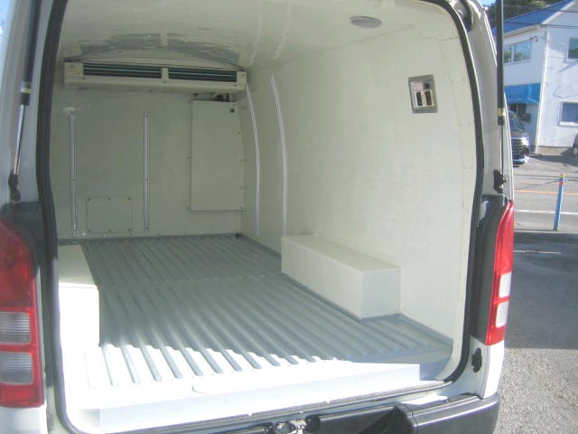 トヨタ ハイエース 小型 冷蔵冷凍バン QDF-KDH201V(97409) 8枚目