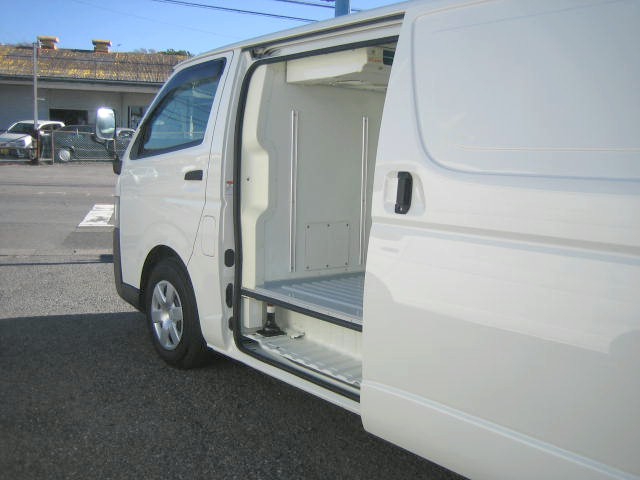 トヨタ ハイエース 小型 冷蔵冷凍バン QDF-KDH201V(97409) 13枚目