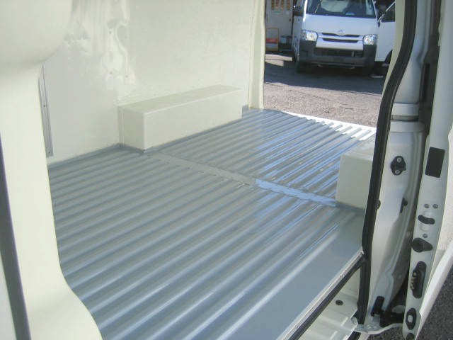 トヨタ ハイエース 小型 冷蔵冷凍バン QDF-KDH201V(97409) 10枚目