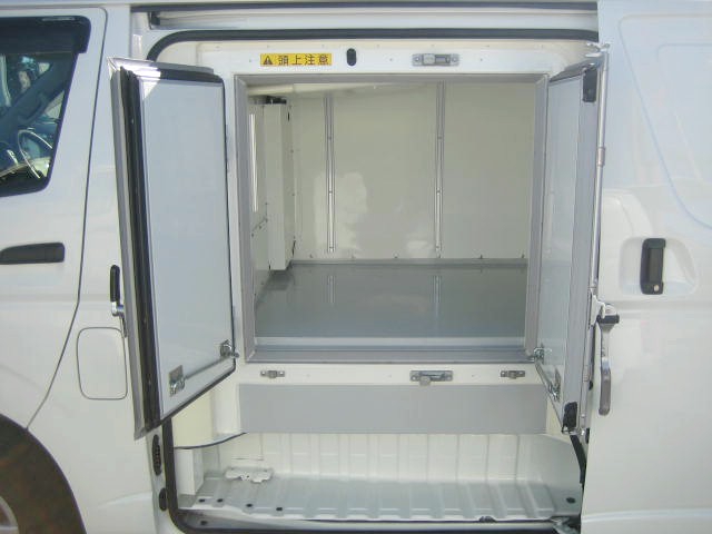 トヨタ ハイエース 小型 冷蔵冷凍バン QDF-GDH201V(97410) 16枚目