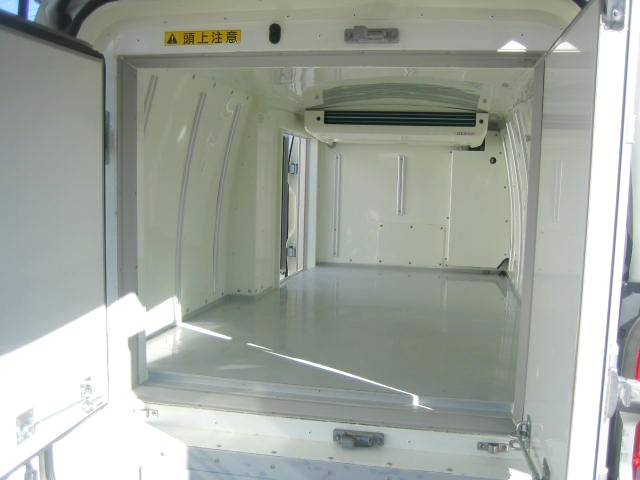 トヨタ ハイエース 小型 冷蔵冷凍バン QDF-GDH201V(97410) 17枚目
