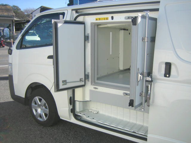 トヨタ ハイエース 小型 冷蔵冷凍バン QDF-GDH201V(97410) 15枚目
